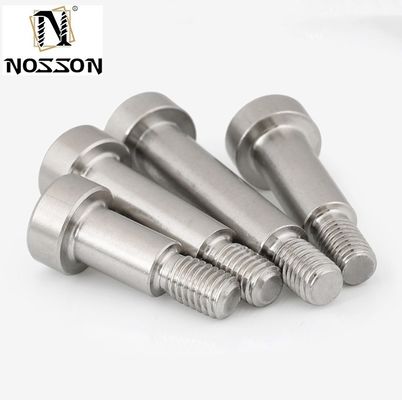 Des vis à épaule à tête plate de taille personnalisée en vente avec système de mesure métrique et polissage en acier inoxydable 304