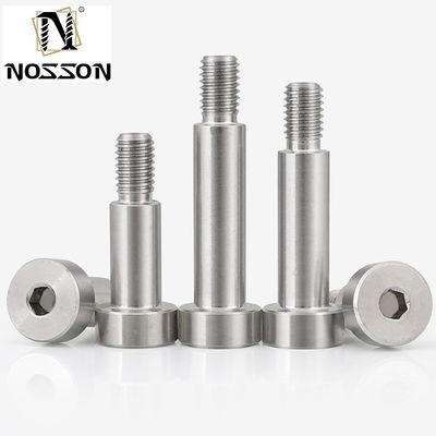 Des vis à épaule à tête plate de taille personnalisée en vente avec système de mesure métrique et polissage en acier inoxydable 304
