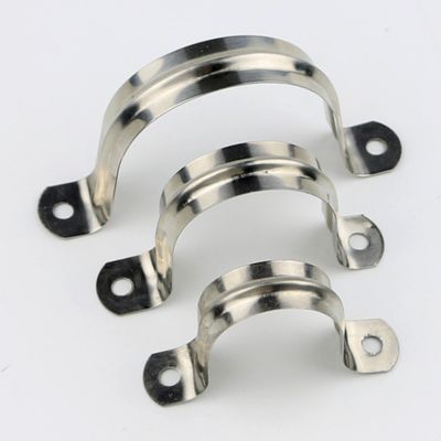 Clampe de tuyau de selle en acier inoxydable 16 mm à deux trous avec surface lisse et assistance ODM personnalisée
