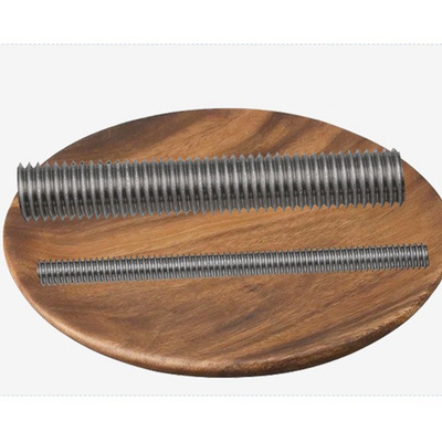 Système de mesure métrique Alliage de nickel Roue de voiture Stud Boulons Hub Boulons 10.9 Grade pour les projets de construction de bâtiments industriels