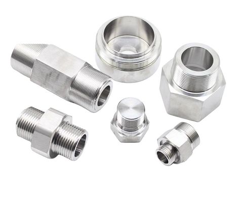 Parties tournantes d'usinage CNC en acier inoxydable d'aluminium titane de précision avec connexion de pressage et support OBM