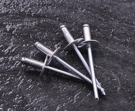 Finition en zinc ANSI/ASME Force de fixation solide en acier Rivet pour métal m2.5 m3 m3.5 m4.2 m4.8 m5.5 m6.3