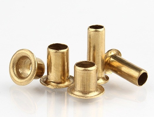 Rivet en cuivre à tête ronde en laiton standard ISO pour une construction robuste et une conception personnalisée