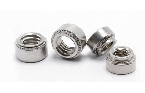 SS304 Blind Flash Floating Round Broaching Self Clinching Nuts JIS Standard Finition zincée pour les besoins en fixations métriques