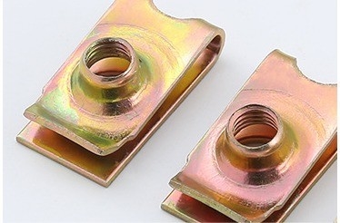 Système de mesure métrique M4-M10 en acier inoxydable U Clip Nut pour les solutions de fixation filetées