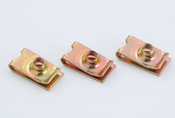Système de mesure métrique M4-M10 en acier inoxydable U Clip Nut pour les solutions de fixation filetées