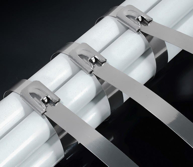 GB Standard Auto-verrouillage SS304/316 Liens de câbles en acier inoxydable 4,6*300 mm dans le cadre de l'ISO pour les matières premières Fscat